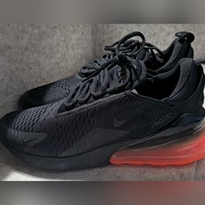 Nike Air Max 270 'Hot Punch'